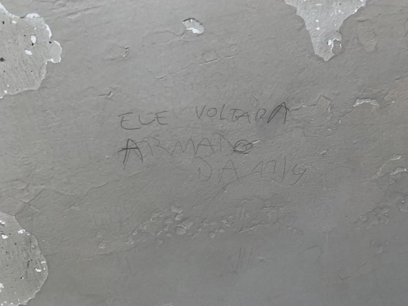 Escrita no banheiro do Colégio Maria Imaculada foi investigado pela instituição 