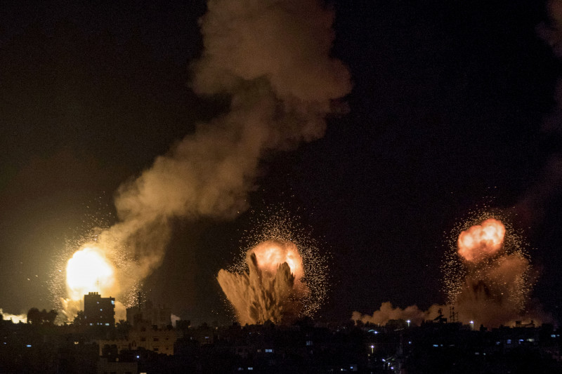 Israel voltou a bombardear o sul do Líbano e a Faixa de Gaza nesta sexta-feira (7)