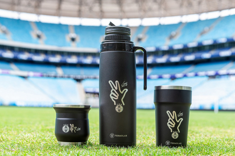 Combo assinado pelo uruguaio Luis Su&aacute;rez &eacute; um dos grandes sucessos de venda da marca | TERMOLAR/DIVULGA&Ccedil;&Atilde;O/JC