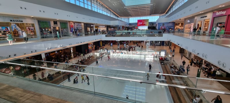 Houve um saldo positivo de 18.555 postos de trabalho no comércio