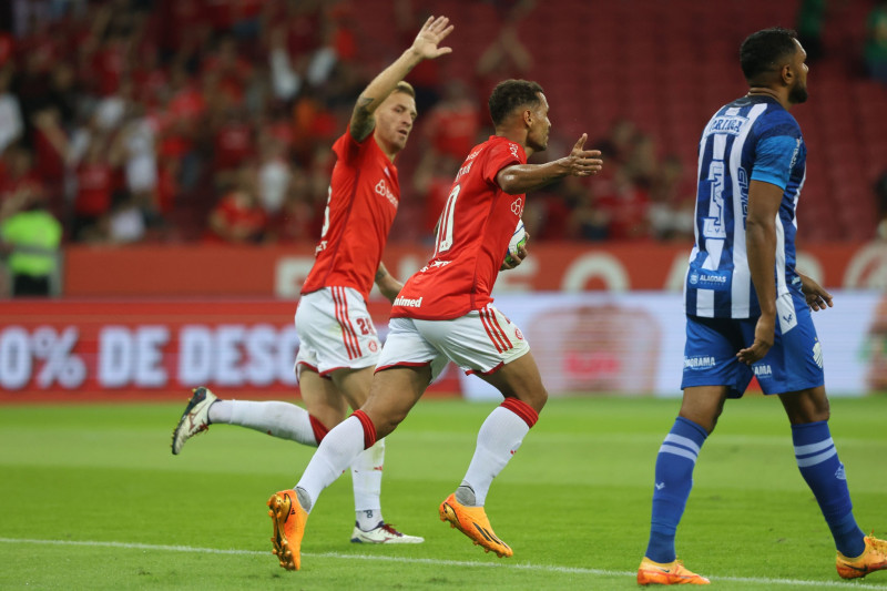 Alan Patrick foi o nome da partida de um time sem brilho e com pouca inspira&ccedil;&atilde;o no Beira-Rio
