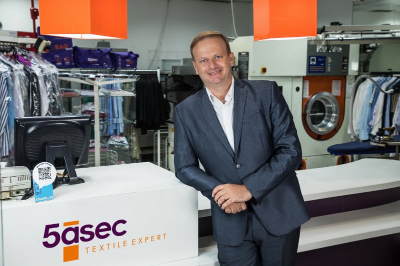 {'nm_midia_inter_thumb1':'https://www.jornaldocomercio.com/_midias/jpg/2023/04/13/206x137/1_alex_quezada___credito_daniel_barreto-10181122.jpg', 'id_midia_tipo':'2', 'id_tetag_galer':'', 'id_midia':'6437e9cb997dd', 'cd_midia':10181122, 'ds_midia_link': 'https://www.jornaldocomercio.com/_midias/jpg/2023/04/13/alex_quezada___credito_daniel_barreto-10181122.jpg', 'ds_midia': 'Alex Quezada, vice-presidente de marketing e vendas do Grupo 5àsec', 'ds_midia_credi': 'Divulgação/Grupo 5àsec/JC', 'ds_midia_titlo': 'Alex Quezada, vice-presidente de marketing e vendas do Grupo 5àsec', 'cd_tetag': '1', 'cd_midia_w': '800', 'cd_midia_h': '533', 'align': 'Left'}