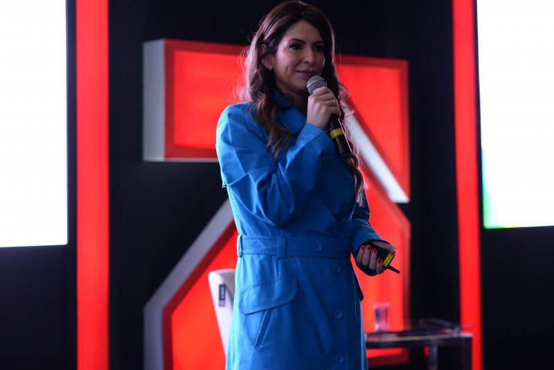 Carol Paiffer &eacute; empreendedora, investidora e uma das juradas do programa Shark Tank Foto: C&aacute;ssio Brezolla/Gramado Summit/Divulga&ccedil;&atilde;o/JC