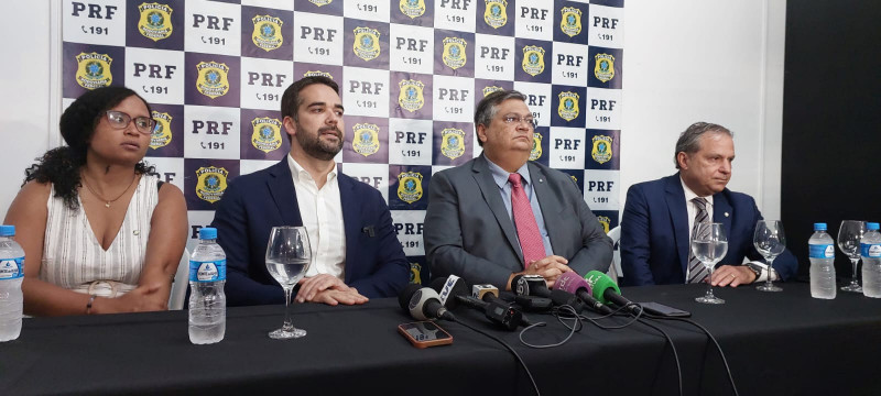 Antes da cerimônia, titular da pasta e o governador Eduardo Leite participaram de coletiva de imprensa 