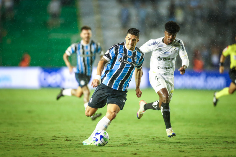 Centroavante Luis Suárez errou três dos quatro pênaltis que cobrou pelo Grêmio