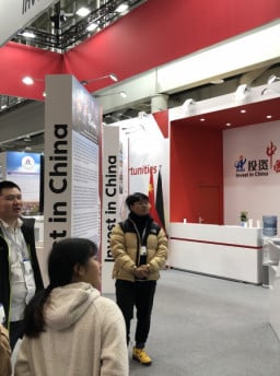 Chineses voltam em peso a Hannover e trabalham pré-feira