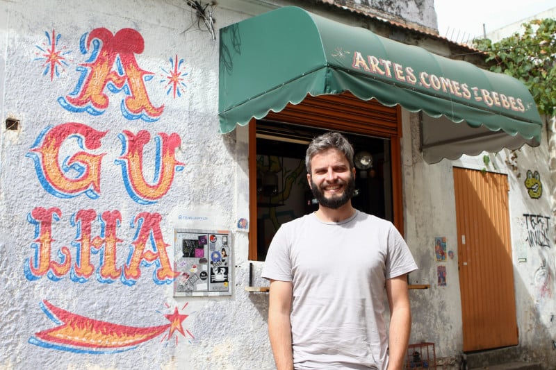 Eduardo Titton Fontana é um dos sócios do Agulha, que fica na rua Conselheiro Camargo, 300  Foto: EVANDRO OLIVEIRA/JC