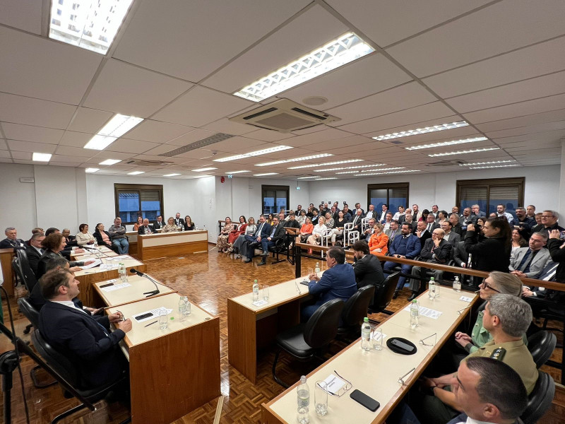 Cerimônia da Vara Regional Empresarial de Santa Rosa lotou o Salão do Júri