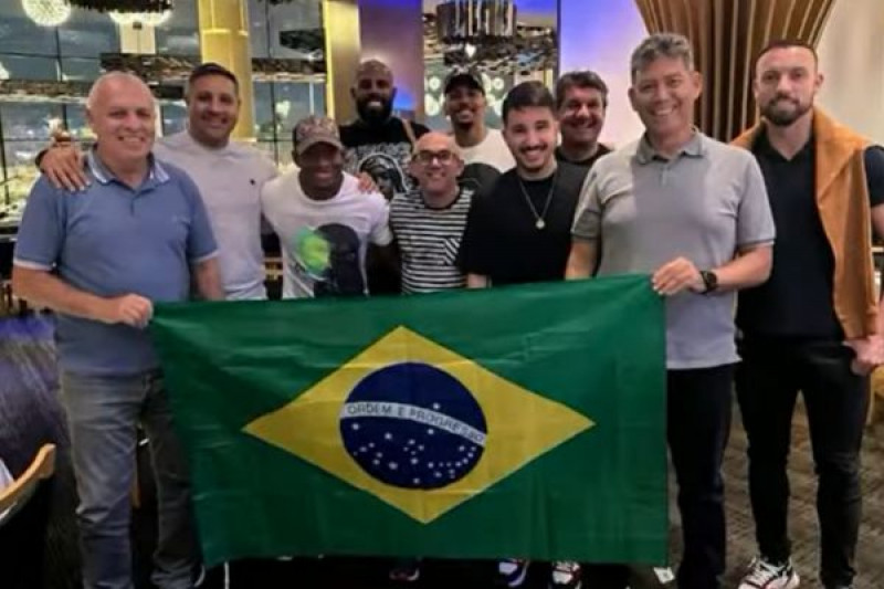 Grupo é composto por cinco membros da comissão técnica e quatro jogadores