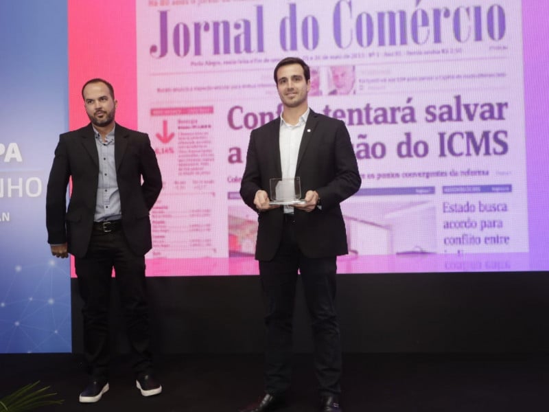 Diretor de Operações do JC, Giovanni Jarros Tumelero recebeu a distinção