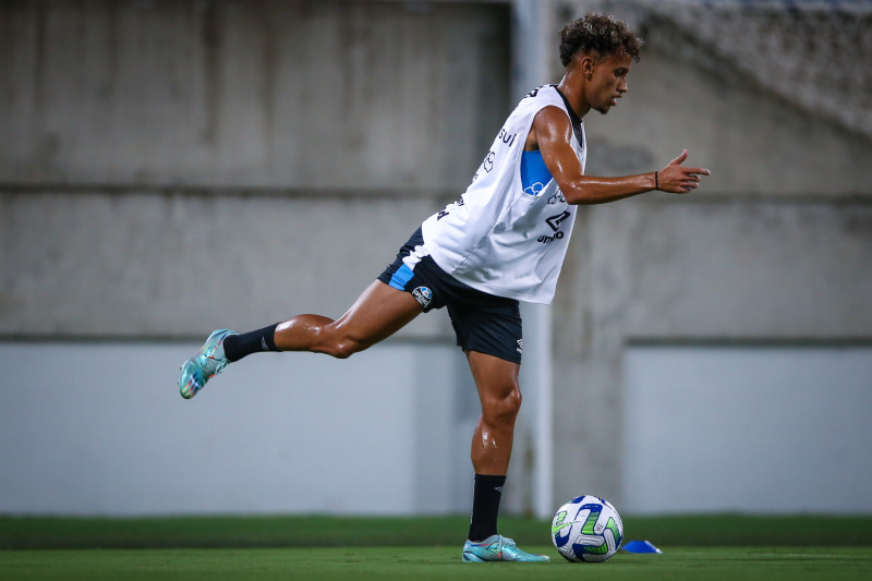 Jogador de 23 anos foi vendido para os russos por 10 milhões de euros