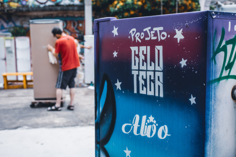 Entidade tem mais de 200 geladeiras instaladas em 20 cidades do Estado e busca parcerias para expandir ainda mais o acesso à leitura