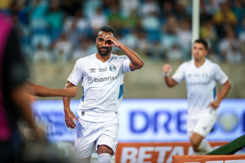 Vitória por 2 a 1 neste domingo (30) foi a primeira do Tricolor neste Brasileirão