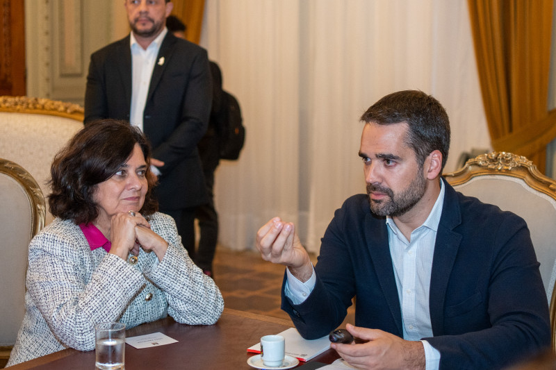 Governador recebeu a ministra Nísia Trindade na noite desta quinta-feira (4), no Palácio Piratini