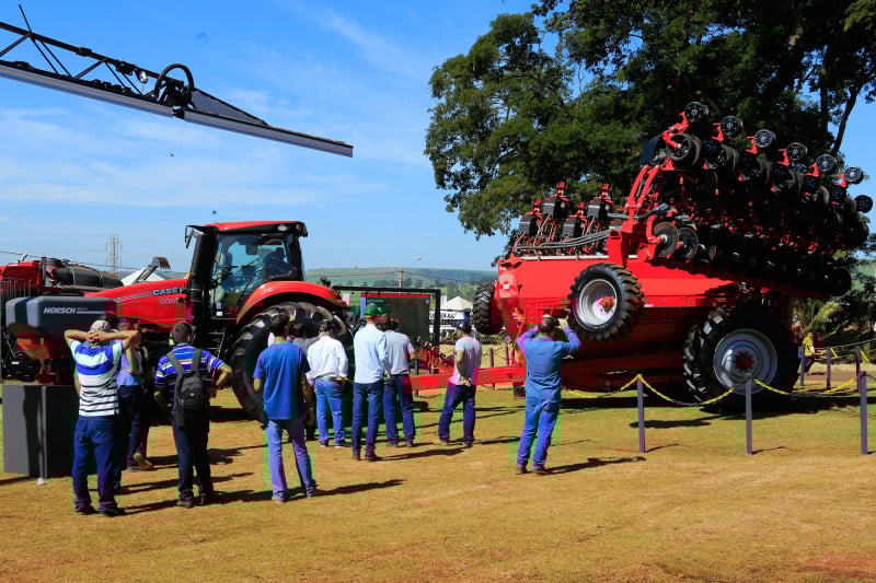  Estevão disse que o Brasil precisaria aumentar a área semeada, nos próximos sete anos, entre 12 milhões e 15 milhões de hectares para elevar em 40% a exportação de alimentos