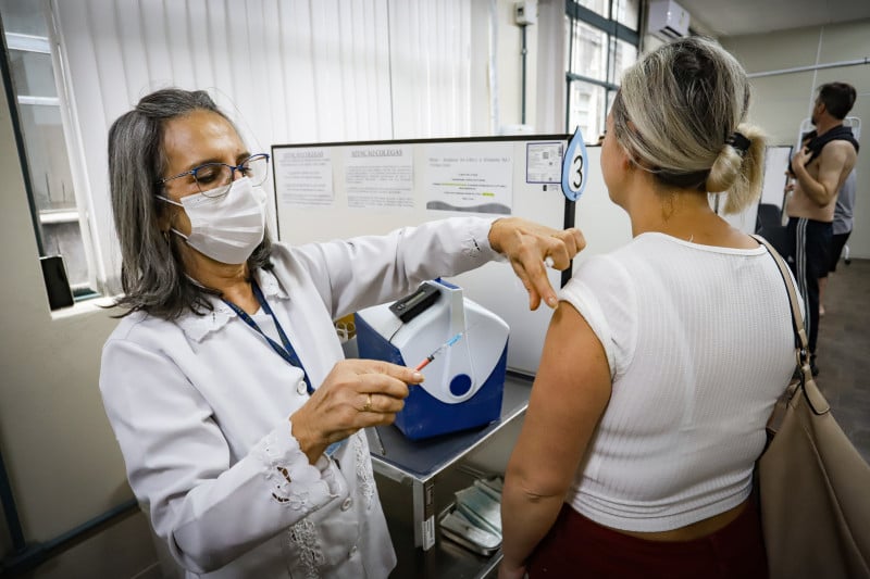 Porto Alegre estendeu a aplicação das doses contra vírus Influenza a toda a população