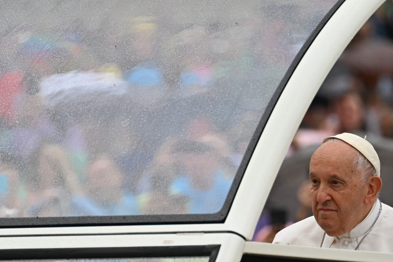 Pontífice disse que foi interrogado sobre a sua relação com dois colegas sequestrados por militares