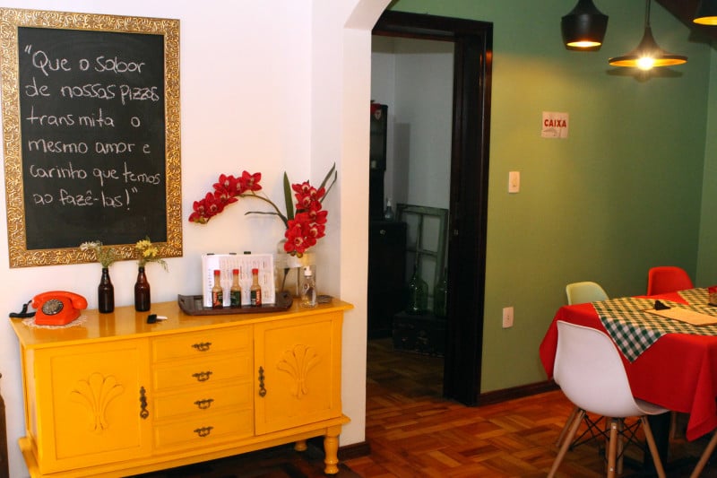 Com refer&ecirc;ncias italianas, o local aposta na tradi&ccedil;&atilde;o para atrair a clientela Foto: EVANDRO OLIVEIRA/JC