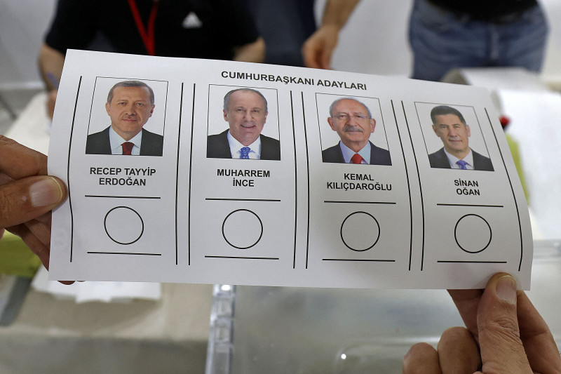 Atual presidente, Erdogan aparece em segundo lugar nas pesquisas, atrás de Kemal Kilicdaroglu, da oposição
