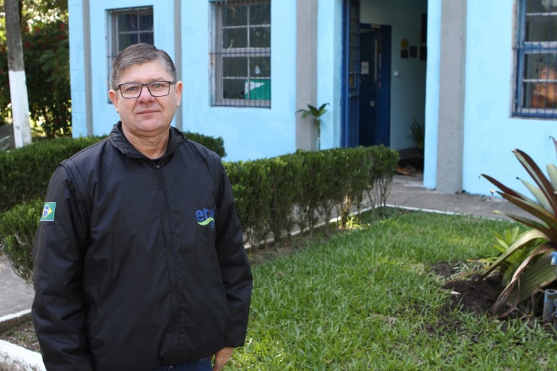 Evandro Cardoso Marinho é diretor da escola há 21 anos Foto: EVANDRO OLIVEIRA/JC