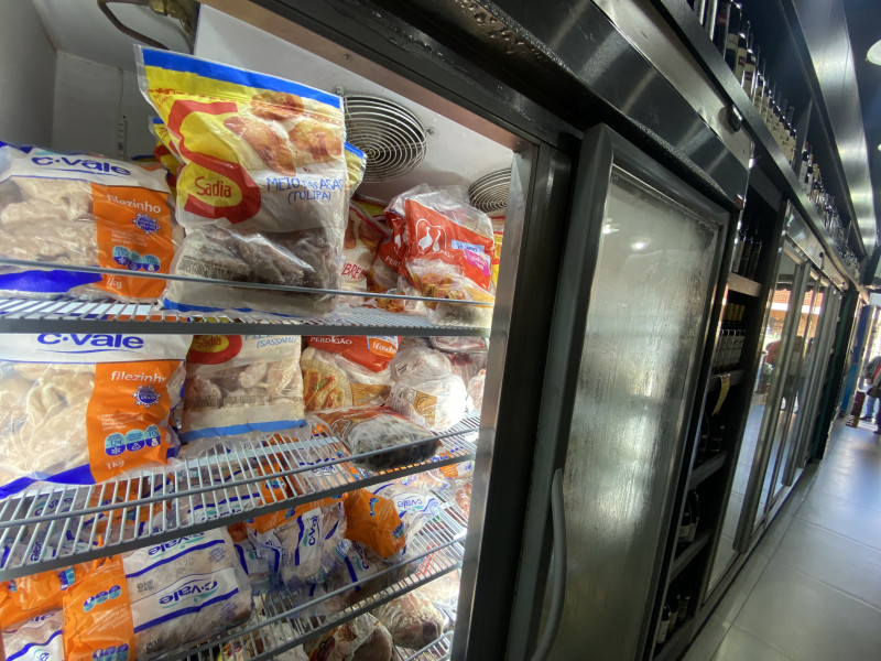 Na América do Sul, foram relatados os dois primeiros casos em seres humanos, um no Equador e outro no Chile