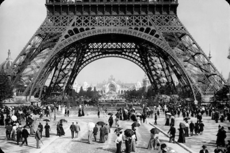 Paris durante os primeiros anos auge do cinema francês, que estreou em 1895