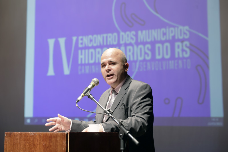 Dino Antunes é oficializado na Secretaria de Hidrovias