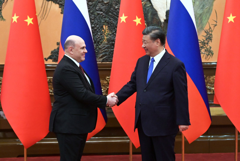Xi Jinping recebeu o premiê russo Mikhail Michustin, em Pequim