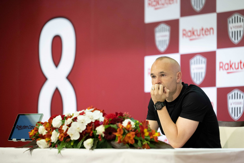 Aos 39 anos, o meia-armador Andrés Iniesta quer seguir jogando futebol profissionalmente 