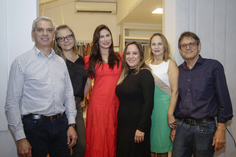 Fam&iacute;lia Leffa est&aacute; &agrave; frente de  loja de m&oacute;veis, estofaria e loja de cal&ccedil;ados Foto: ANA TERRA FIRMINO/JC