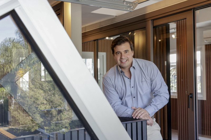 Paulo Agnoletto J&uacute;nior, Prata Esquadrias Foto: T&Acirc;NIA MEINERZ/JC