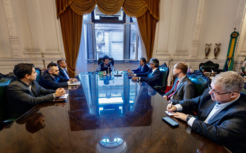 Reunião no Palácio Piratini entre Latam, AL e governo detalha a nova operação da aérea