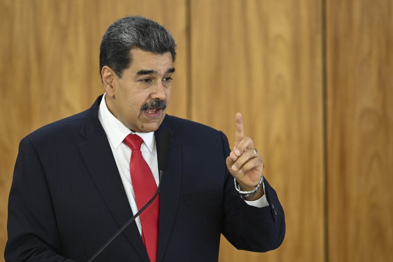 Maduro tentará o terceiro mandato consecutivo contra 12 oponentes