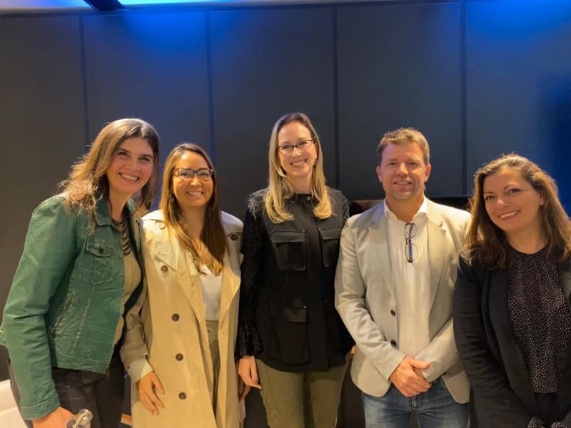 A partir da esquerda: Cibele Figueira, Raquel Hagen (Asbea-RS), Izabele Colusso, Ricardo Ruschel (Asbea-RS) e Patricia Tschoepke