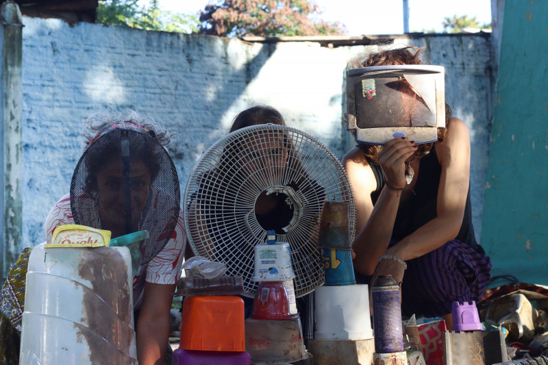 Ação artística busca conscientizar sobre a importância das águas do Guaíba e do problema do lixo