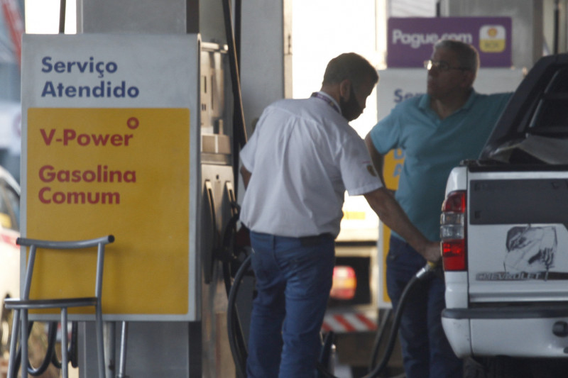 Preço médio da gasolina no País passaria de R$ 5,56 para R$ 5,71 por litro
