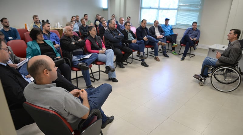 Situação da Languiru foi detalhada a lideranças politicas estaduais e da região em encontro na sede da cooperativa