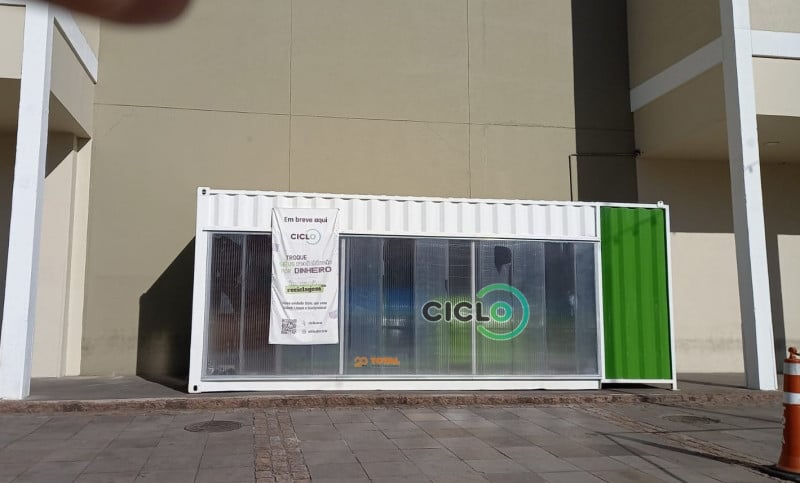 Ponto de coleta fica na área externa do empreendimento e funciona de segunda a sábado