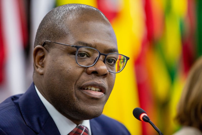 Almeida negou "com absoluta veemência" as acusações, qualificando-as como "mentiras e falsidades"