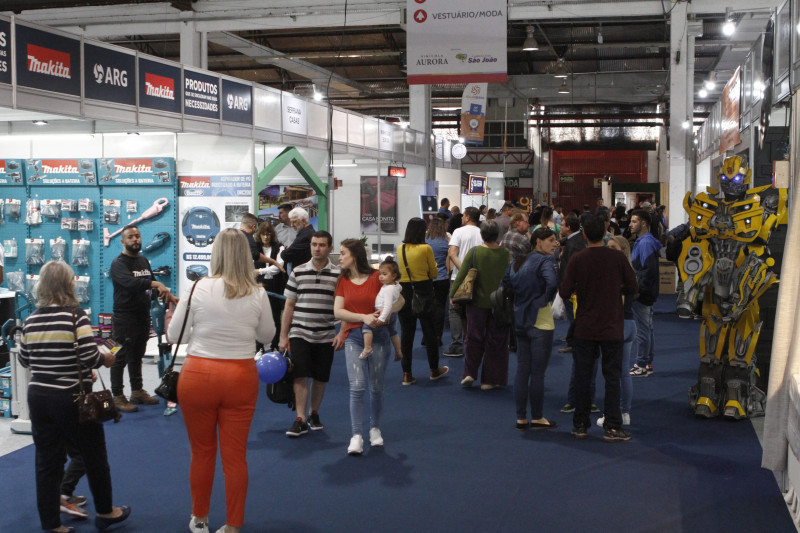 Feira multissetorial com mais de 450 expositores e 30 mil itens à mostra encerra no domingo