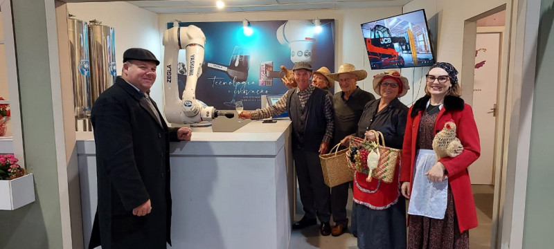 Robô Bentinho tem feito com excelência o seu trabalho de encantar o público adulto