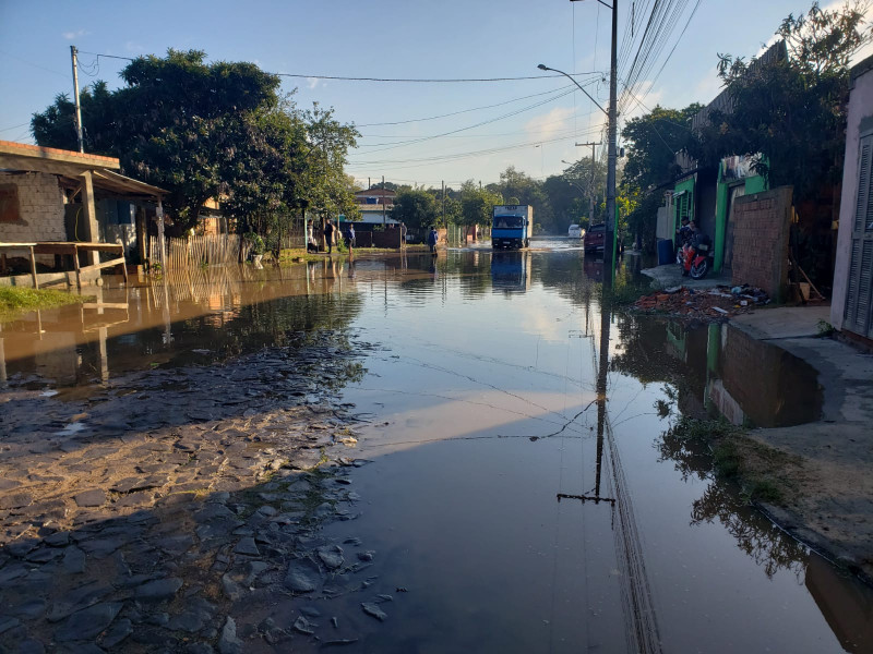 O nível do Rio dos Sinos, na régua do Serviço Geológico do Brasil (ANA/CPRM), localizada na rua da Praia, chegou na marca de 5,16m