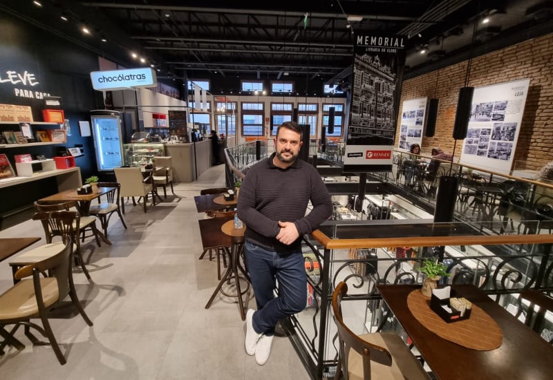 "A Renner fecha as portas e, consequentemente, fecha as minhas. É muito triste", desabafa Pillar