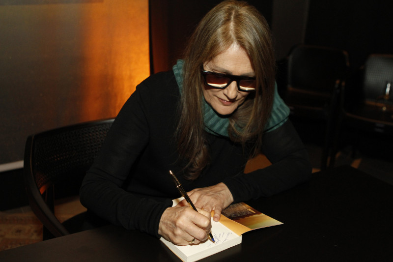 Lançamento do livro Atirem direto no meu coração, de Ilze Scamparini