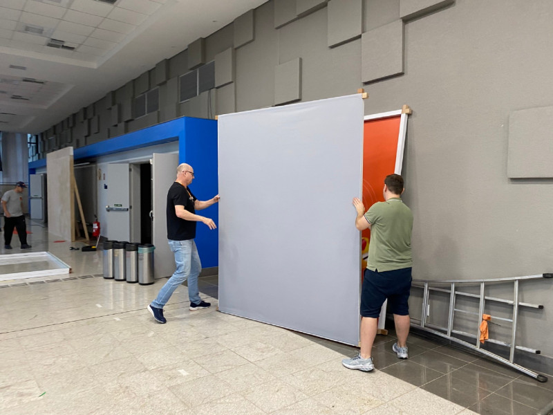 Centro de Eventos da Faccat recebeu últimos reparos antes do início, programado para ocorrer às 9h