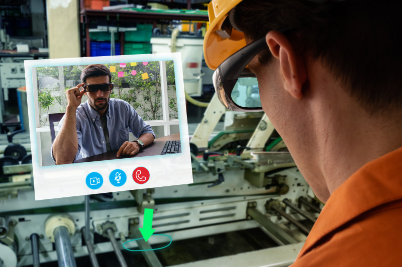 Brasileiros são menos preocupados com uso da tecnologia no trabalho