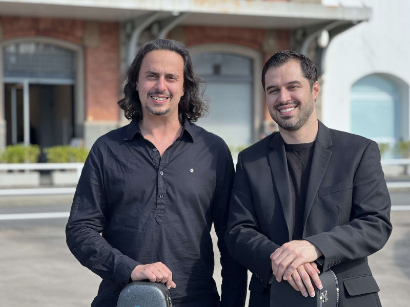 Projeto Mundo do Violão apresenta o Oliveira-Dozza Guitar Duo