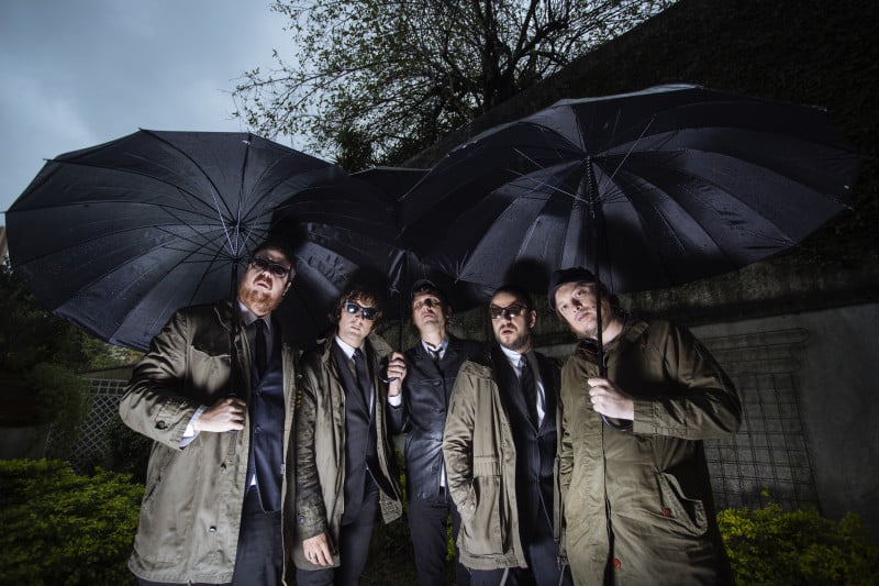 Celebrando relan&ccedil;amento do primeiro &aacute;lbum em LP e nas plataformas digitais, Cachorro Grande toca nesta sexta-feira (14) na Capital