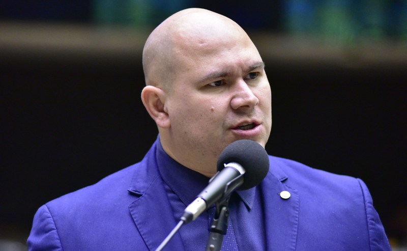 Erika afirmou que Abilio deveria "tratar sua carência em outro espaço"