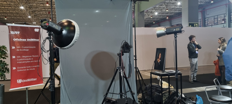 {'nm_midia_inter_thumb1':'https://www.jornaldocomercio.com/_midias/jpg/2023/07/11/206x137/1_minuto_varejo___rs_moda___uniritter___oficinas___customizacao___moda___varejo_de_moda___roupas__6_-10264714.jpg', 'id_midia_tipo':'2', 'id_tetag_galer':'', 'id_midia':'64add226c8e93', 'cd_midia':10264714, 'ds_midia_link': 'https://www.jornaldocomercio.com/_midias/jpg/2023/07/11/minuto_varejo___rs_moda___uniritter___oficinas___customizacao___moda___varejo_de_moda___roupas__6_-10264714.jpg', 'ds_midia': 'minuto varejo - rs moda - UniRitter - oficinas - customiza&ccedil;&atilde;o - moda - varejo de moda - roupas', 'ds_midia_credi': 'Maria Welter/Especial/JC', 'ds_midia_titlo': 'minuto varejo - rs moda - UniRitter - oficinas - customiza&ccedil;&atilde;o - moda - varejo de moda - roupas', 'cd_tetag': '1', 'cd_midia_w': '800', 'cd_midia_h': '360', 'align': 'Left'}